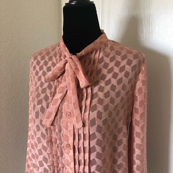 Geometric Blouse - Picture 2 of 5